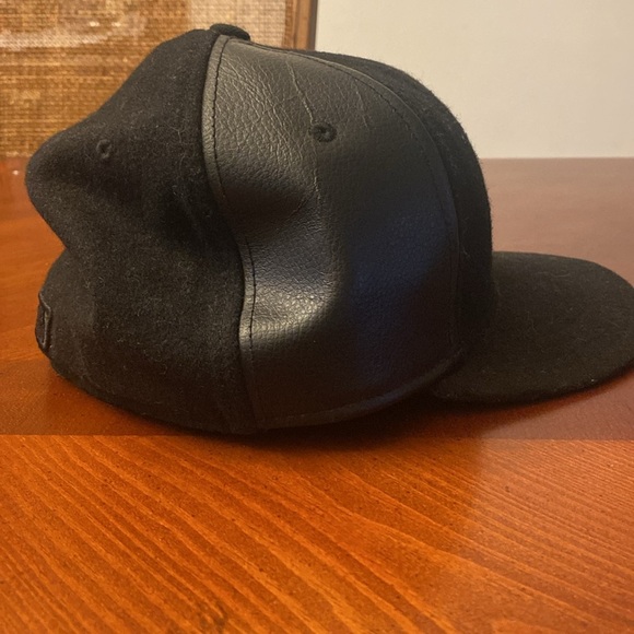 59Fifty New York Yankees Leather & Wool Fitted Hat Size 7 1/8 - Picture 4 of 8